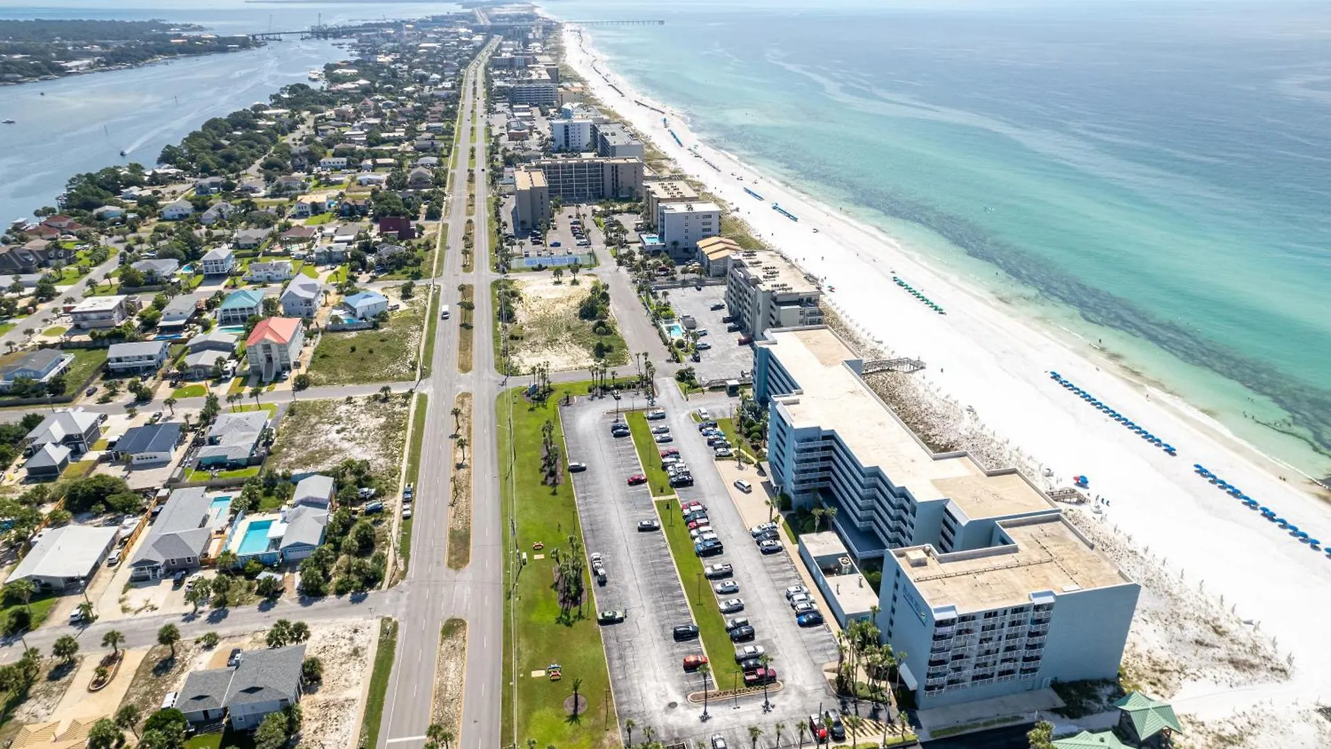Sterling Sands 306- By Holiday Isle Properties Destin Apartment